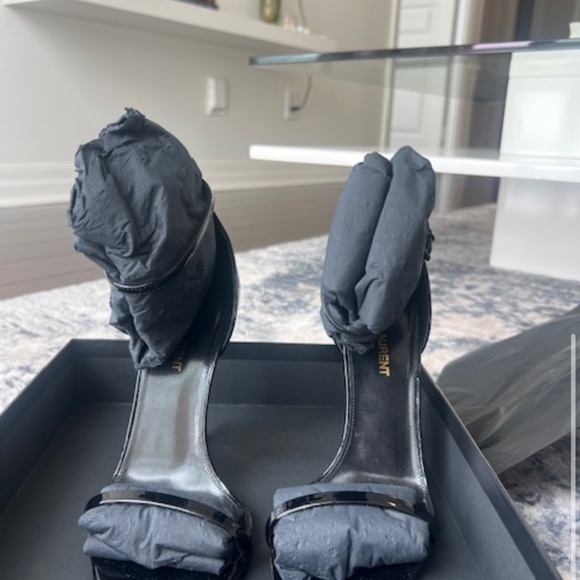 YSL Opyum Heel Sandals in Patent Leather - Picture 2 of 5